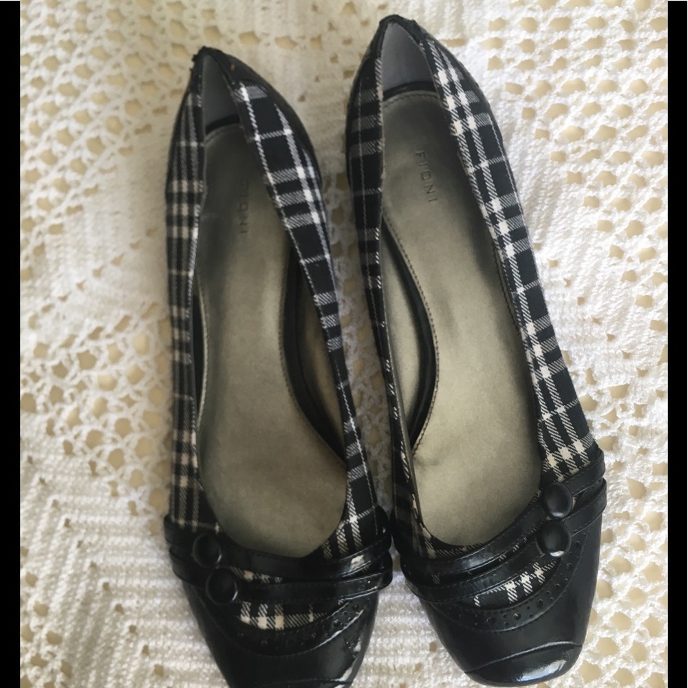 Black and whites pumps for women - Picture 6 of 7